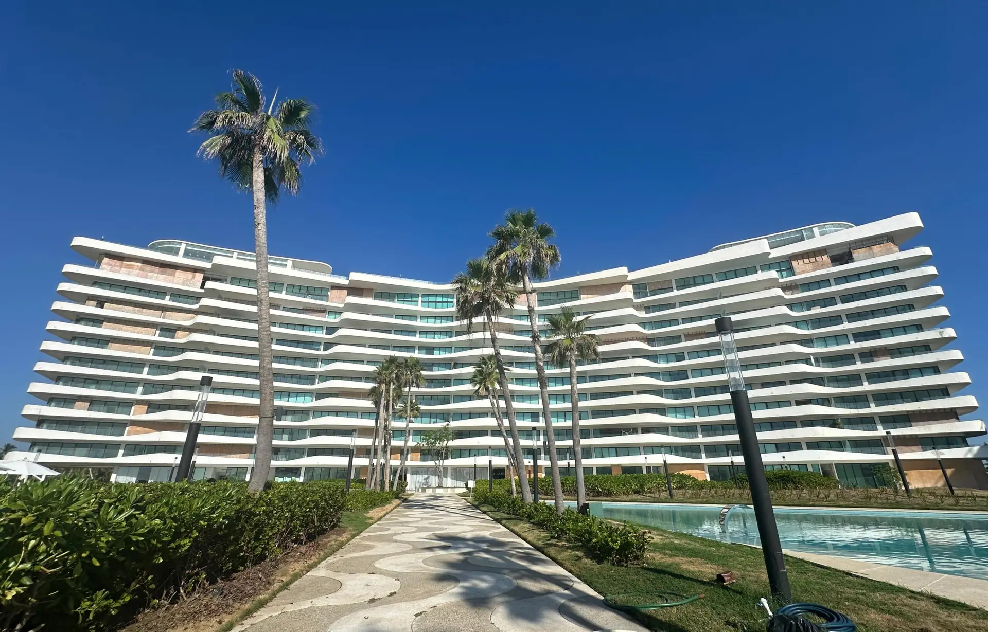 Vista exterior oficial de Capri La Isla Residences
